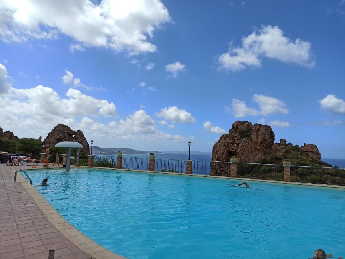 West Holiday Nebida المظهر الخارجي الصورة